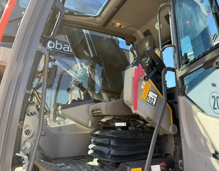 VOLVO  EW220E ***RAISING CAB***